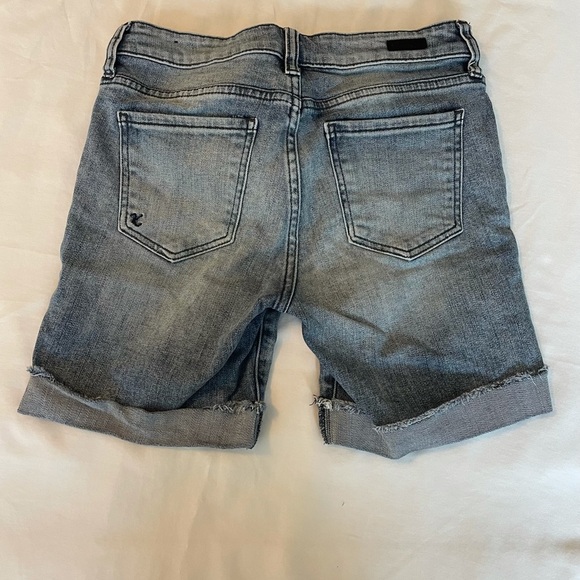 Kut from the kloth distressed shorts. Size 2 - Picture 3 of 5